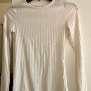 F21 cute white long sleeve